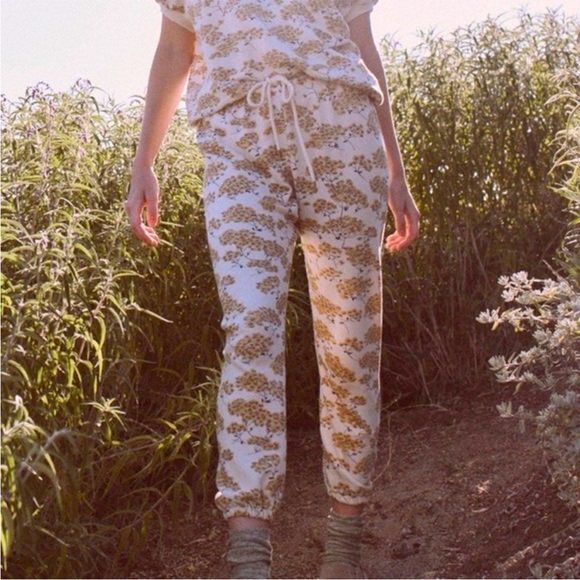 NWT The Great. Womens The Stadium Sweatpant in Chamomile Floral size 1 Small - Picture 1 of 9